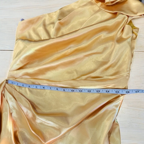 London Times Yellow One-Shoulder Ruched Cocktail Dress – Size 12 - Picture 8 of 9